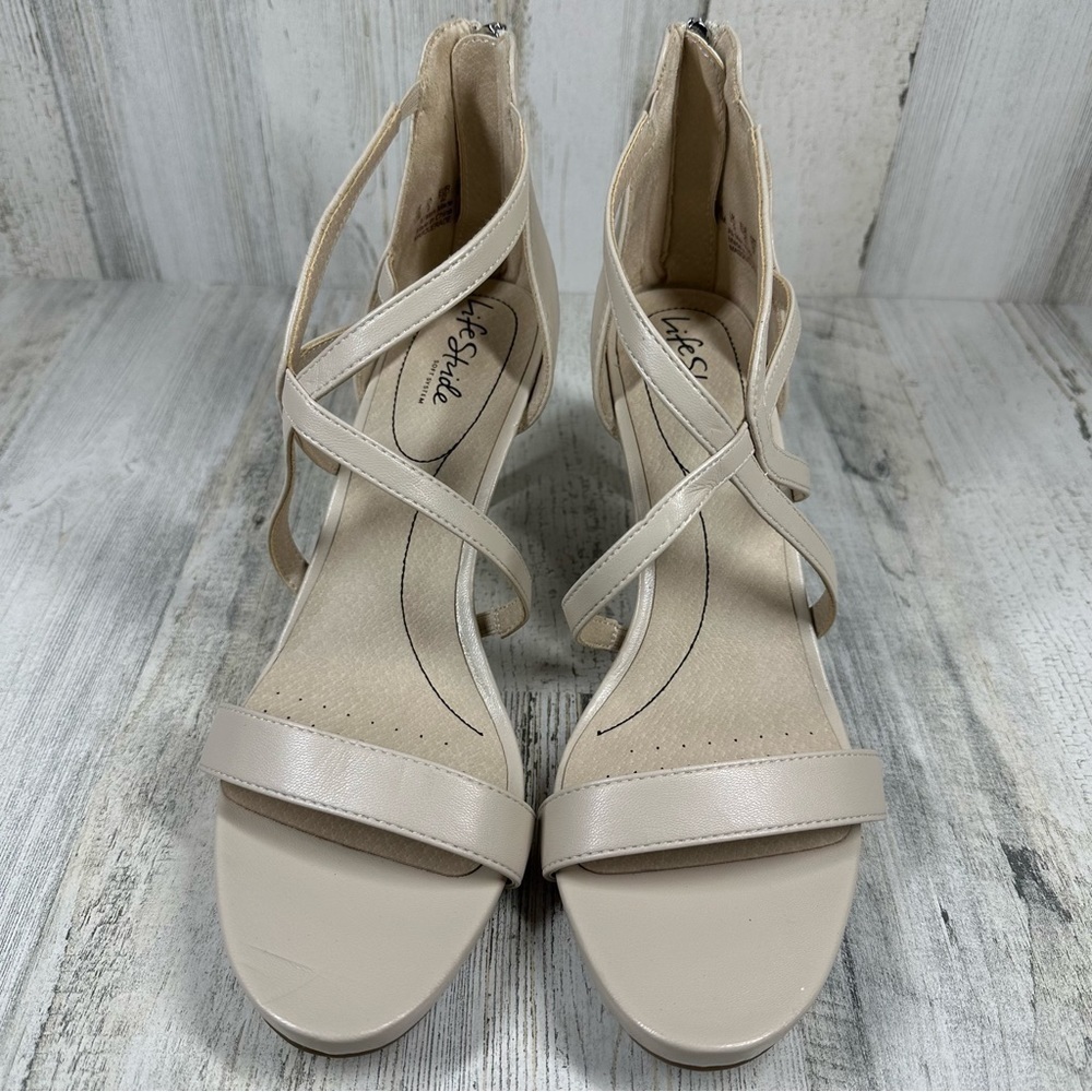 New LIFESTRIDE Masquerade Heeled Sandal In Almond Milk #317 - Picture 2 of 9